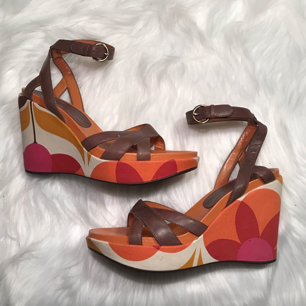NINE WEST mod floral wedge sandals. Size 6.5